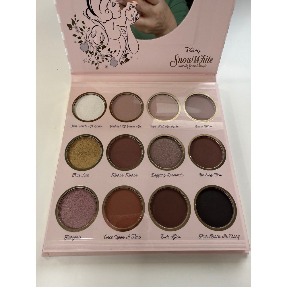 Disney Snow White Eyeshadow Palette Taste Beauty 12 Shades Mirror NIB - Picture 4 of 7